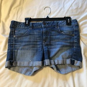 Blue American Eagle cuffed jean shorts